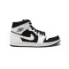 Унисекс кроссовки Nike Air Jordan 1 Mid White Black