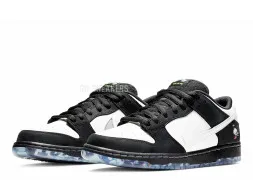 Nike Dunk SB Low Staple Panda Pigeon
