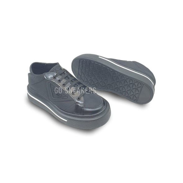 Женские кроссовки Prada Macro Black